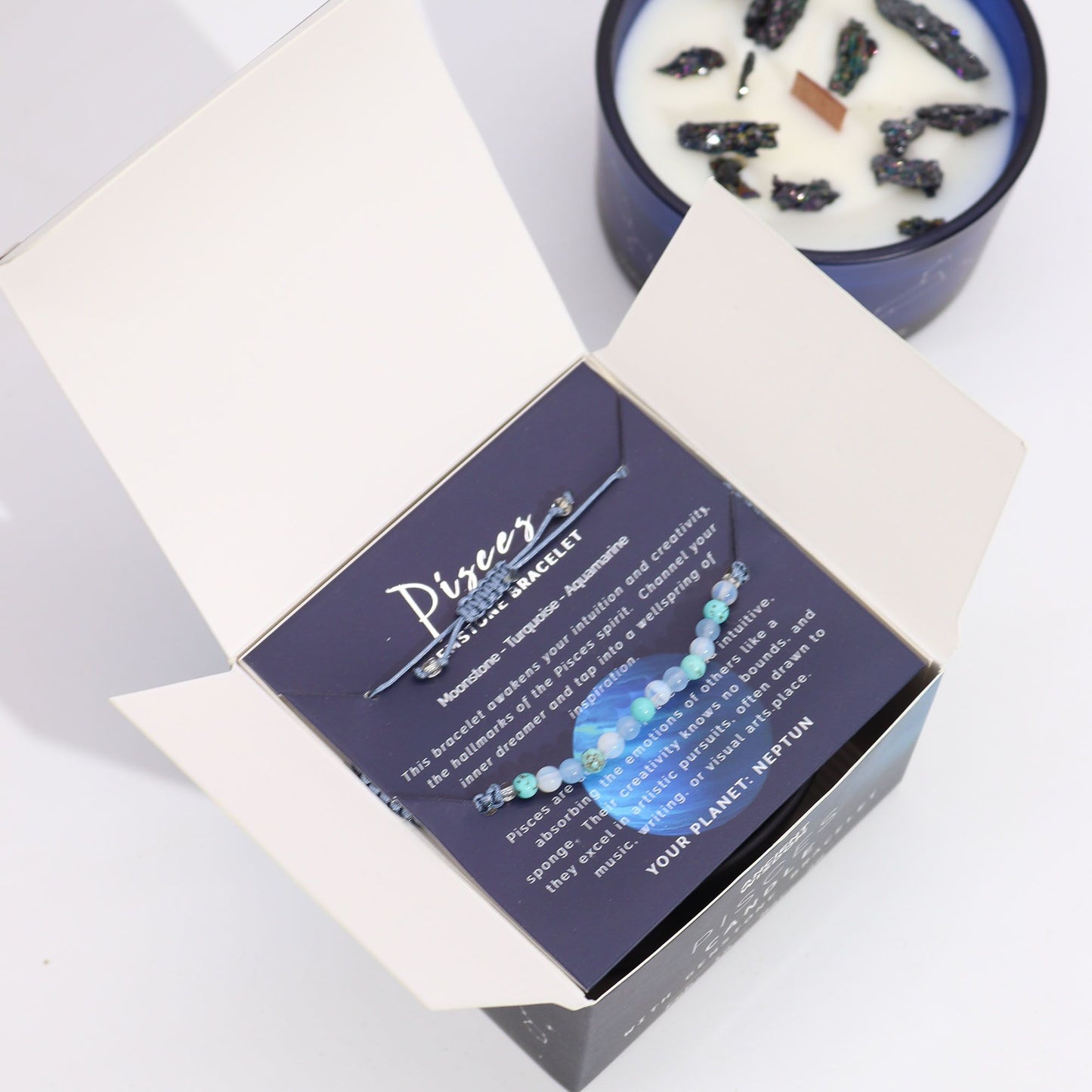 Vela del signo Piscis con pulsera de piedras naturales – Moonstone, Turquoise & Aquamarine | namariKS