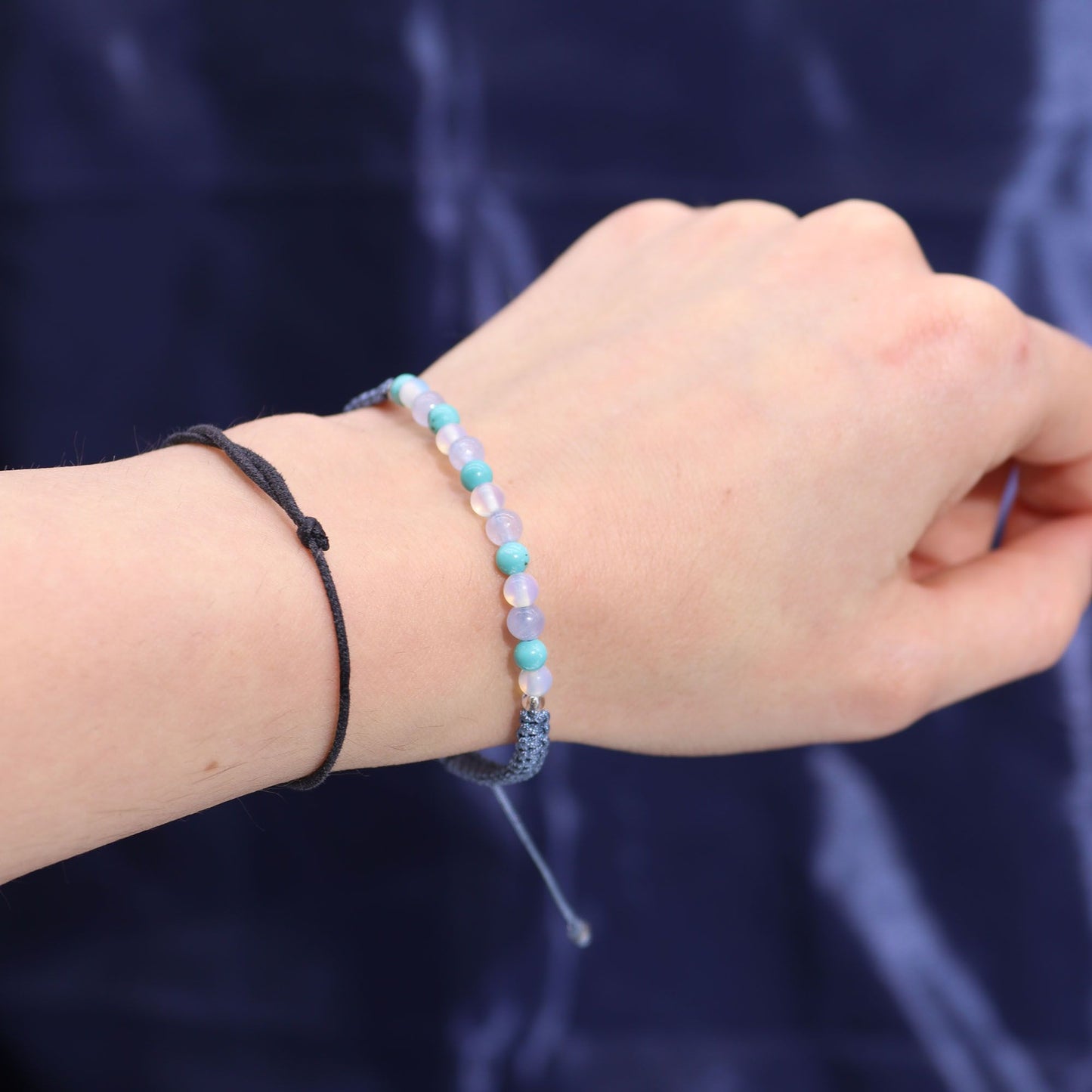 Vela del signo Piscis con pulsera de piedras naturales – Moonstone, Turquoise & Aquamarine | namariKS