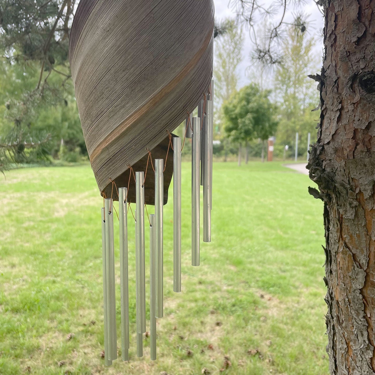 Campanillas de viento de hoja de coco - Natural & Chocolate