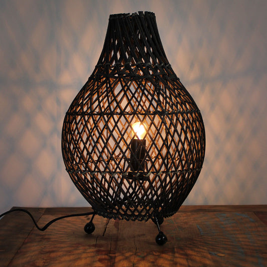 Lámpara de Mesa de Ratán negro – Trenzada | namariKS